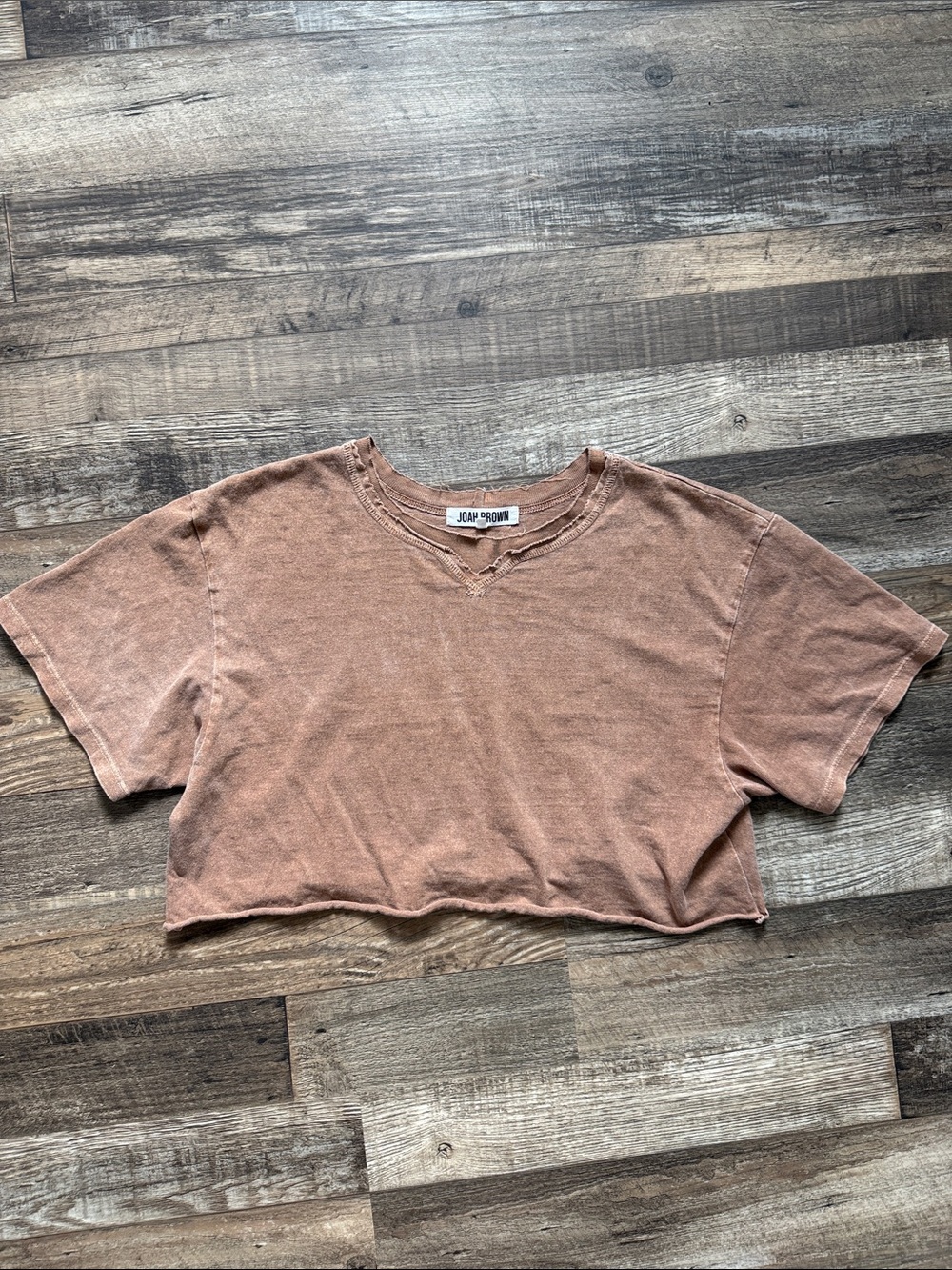 Joah Brown Cropped Tee Brown distressed